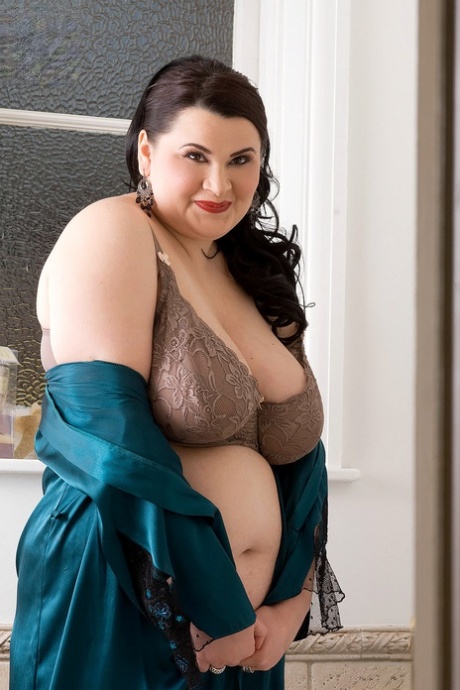 curvy mature milf blowjob free sexy pics