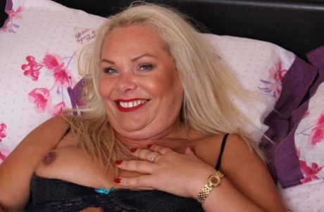 curvy try on art porn gallery