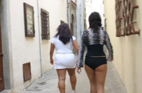 plump bitch in stockings widens for hardcore beast sex hot sex img
