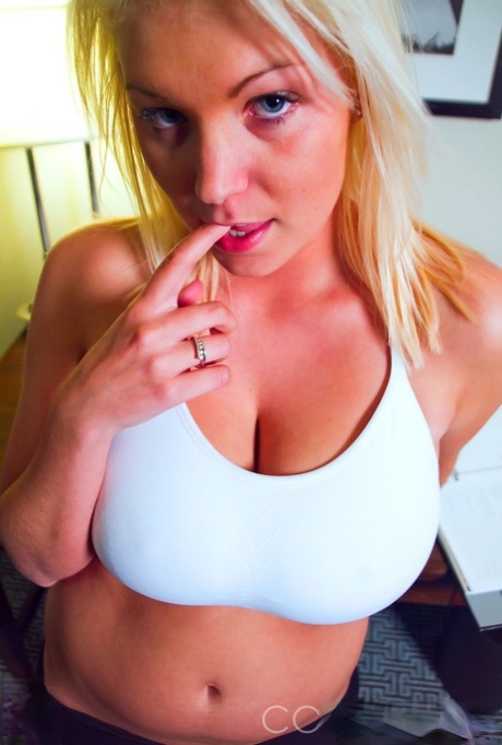 father disciplines thick blonde daughter marsha may family therapy nude pics