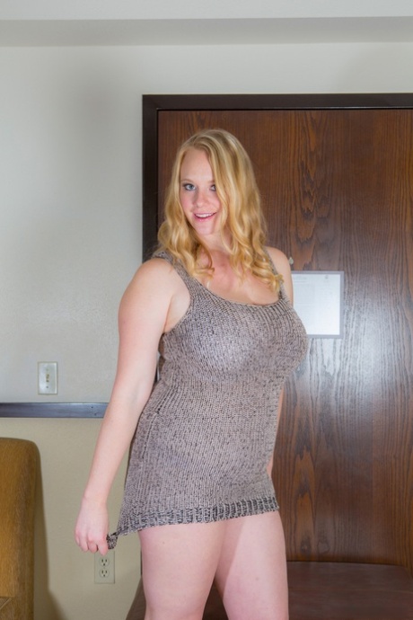 thick robot girl free nude images