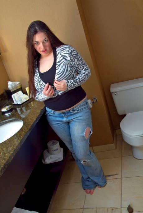 fat old pissing whore art naked pics