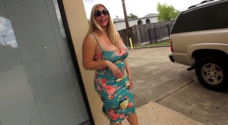 thick ass hot bitch taylor nude pictures