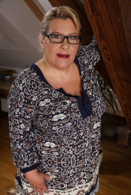 thick cum load bukkake free naked photo