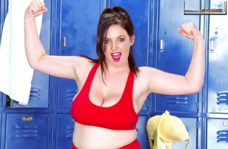 thick girl mini skirt sexy images