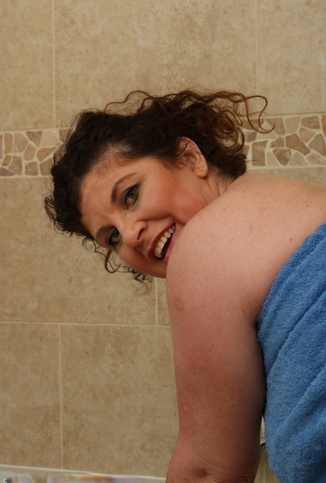 amateur chubby milf creampie erotic images