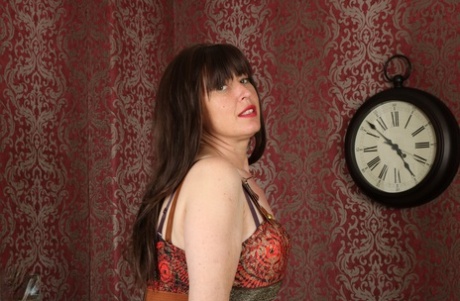 got a cute face chubby waist thick legs in shape hot sexy archive