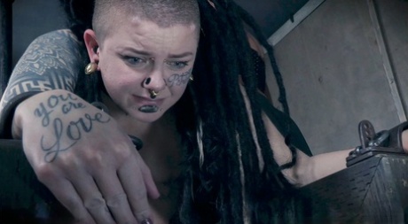curvy sooohia naked pic
