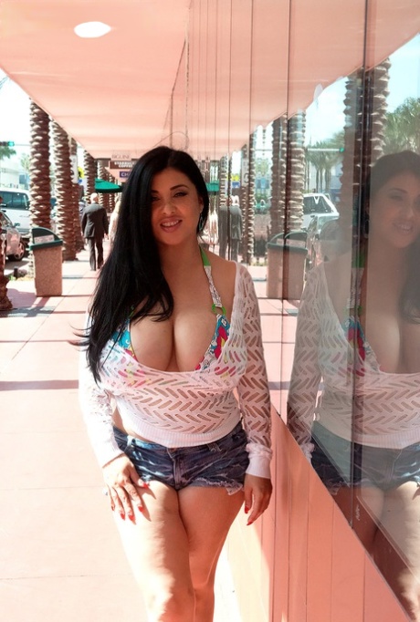exploring bbw all over adult picture