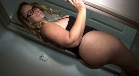 voluptuous ebony ana foxx and krystal blake naked pictures