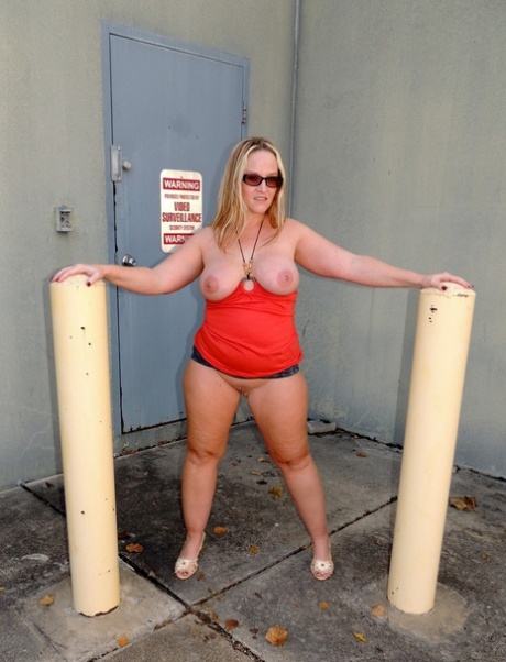 findbig ass big tits hot naked gallery