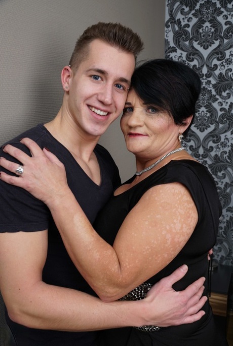 fat women rideing cock adult image