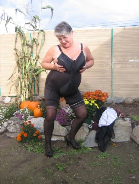 bbw tit smother nude galleries