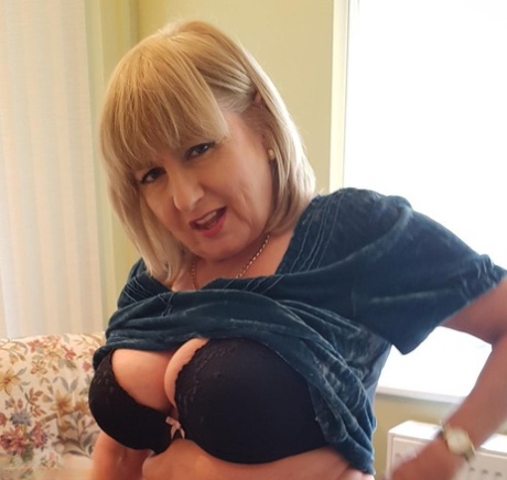 skinny son fucks voluptuous mom hot sex pictures