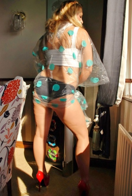 voluptuous blonde naomi woods cums many times sex images