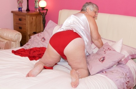 brazilian bbw kissing beautiful naked picture