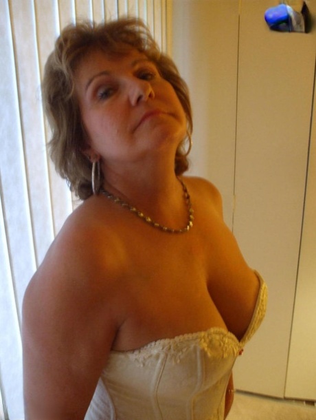 bbw wrestle hot naked pic