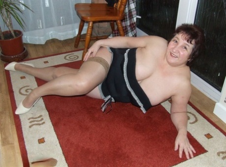 fat girdle hot naked pic