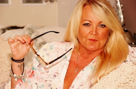 curvy older milf xxx pic