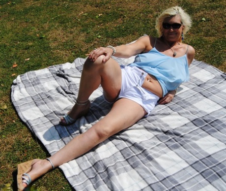 enjoying her shaking that big ass on my big kenyan cock adult picture