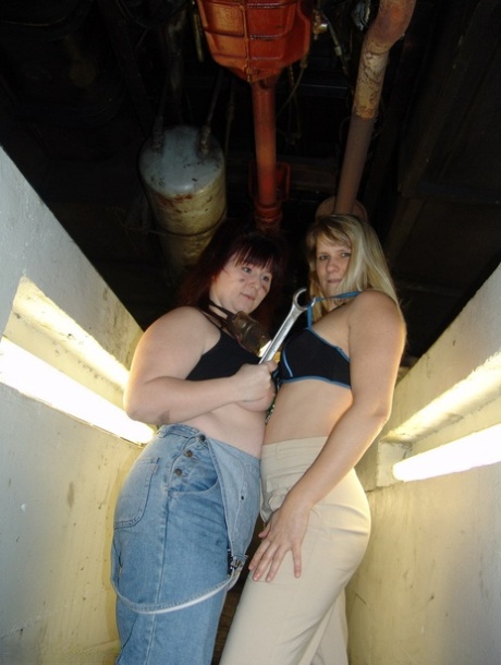 ebony lesbian bbw strap free xxx image