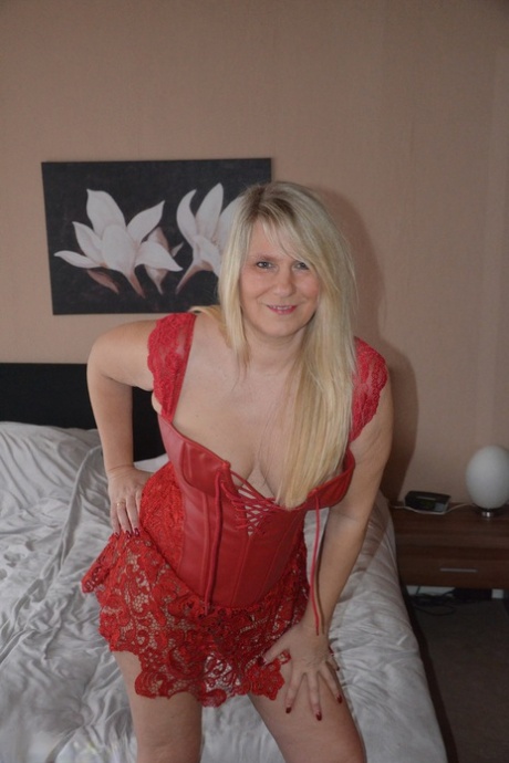 thick blonde vr hot naked img