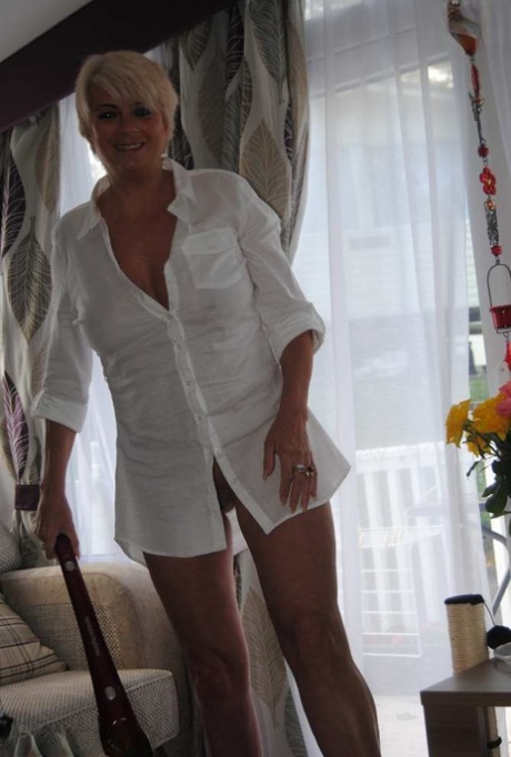 fat and skinny lesbian threesome beautiful naked photos