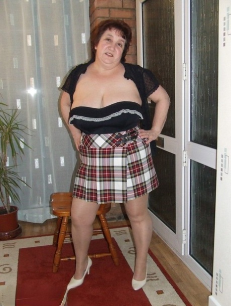 plump nude girls in costumes hot nude image