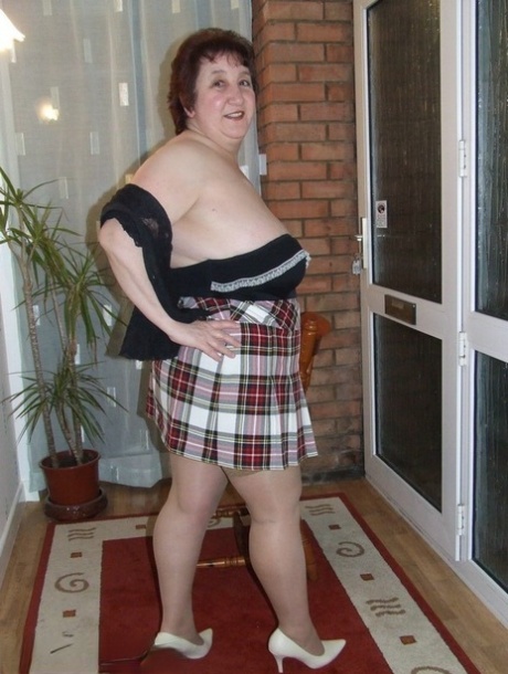 thick blonde twerking hot xxx pic