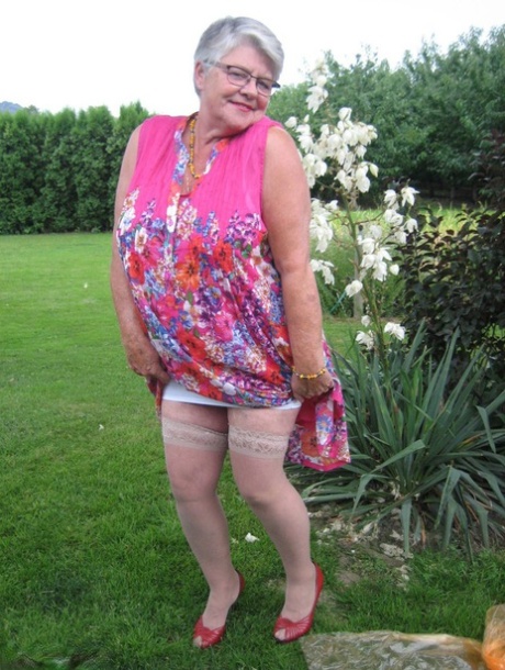 chubby wifes in nylons hot pics