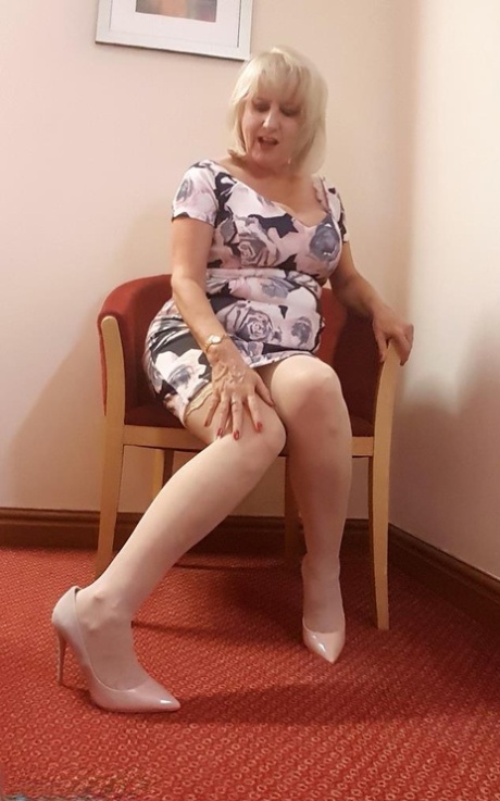 free chubby female sex pics sexy naked img