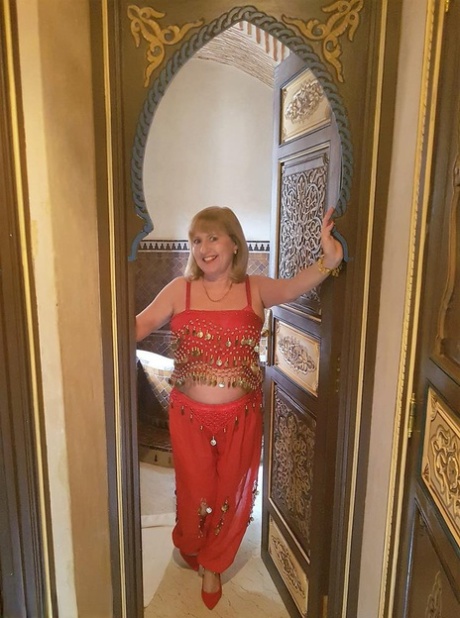 bbw in theatre sexy pictures