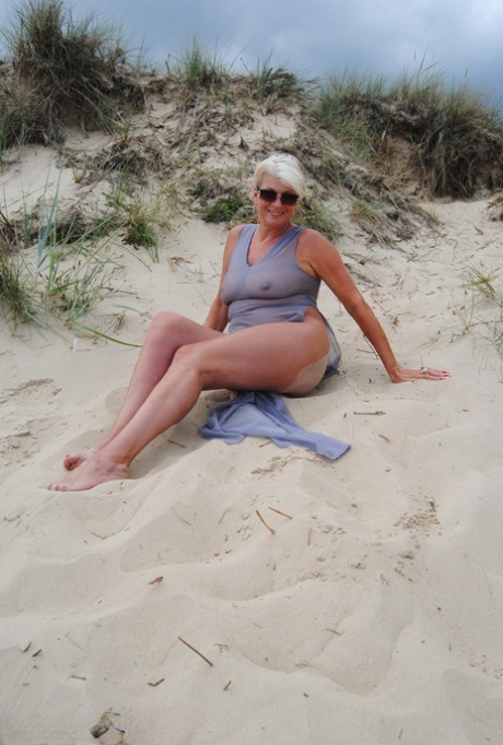 amazing curvy girl with big ass massages her natural big tits online hd galleries