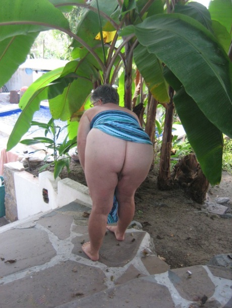 plump teen christine rhydes is blowing a lucky old dude free img