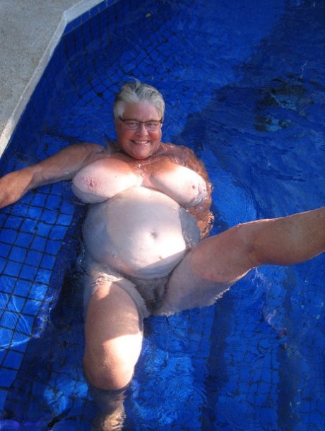 bbw bartender beautiful nude images