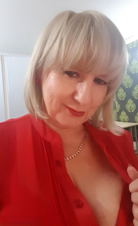 thick bbw voluptuous sexy top photo
