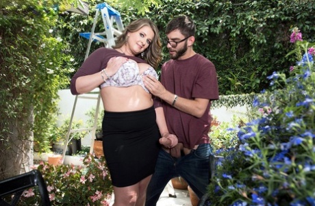 fat lesbian sex with strapon free pic