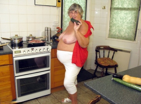 thick lips blowjob adult images