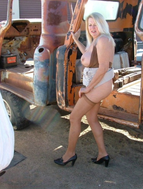 thick thighs bbc free naked images