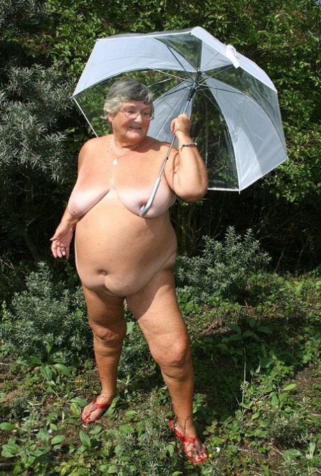 chubby mom seduce stepson sexy photo