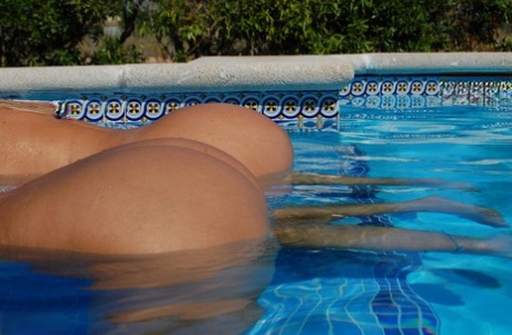 thick thigh wife art porn archive