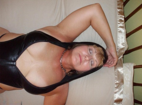 bbw teen showing her gorgeous knockers on cam pretty photo