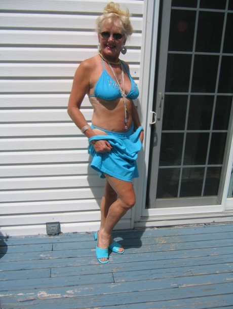 plump teen girls naked top gallery