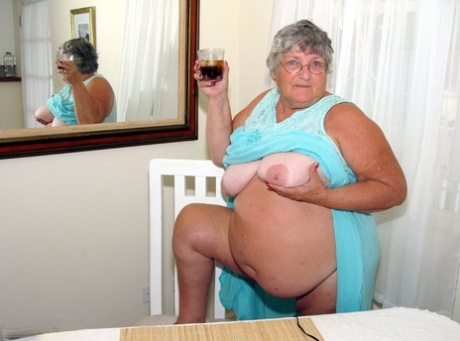 bbw in bath free nude gallery