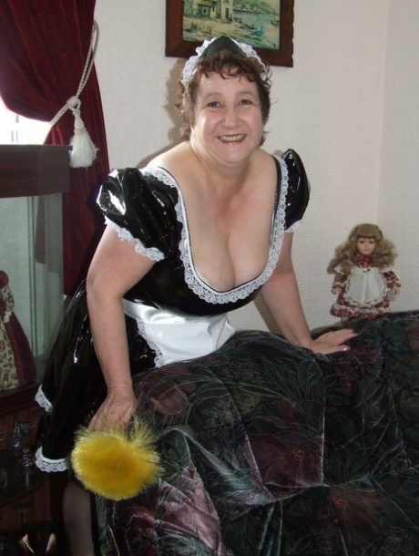 plump lady bella roxx teasing in red lingerie milf fox nudes pic