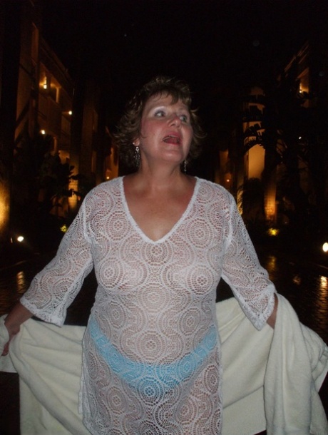 fat girls shitting free picture