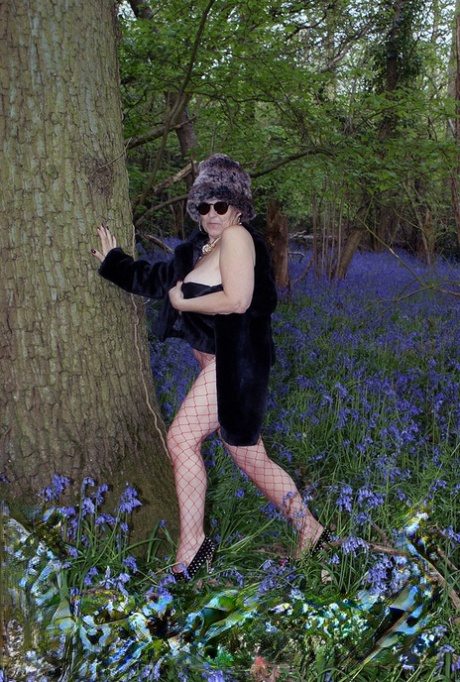fat girls trying clothes hot naked photo