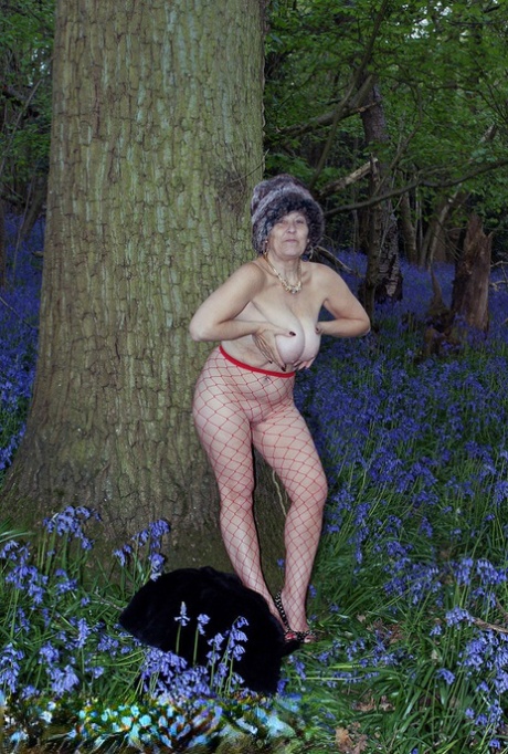 thick somalian nude gallery