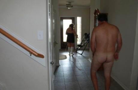 ebony plumper layla monroe offers up huge black ass for beautiful naked photo