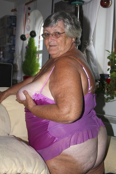 thick pussy milf shows off her goods pichunter beautiful nude photos